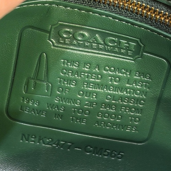 💚Coach Swing Zip Rare Hard to Find Leather Green Handbag - Picture 3 of 7